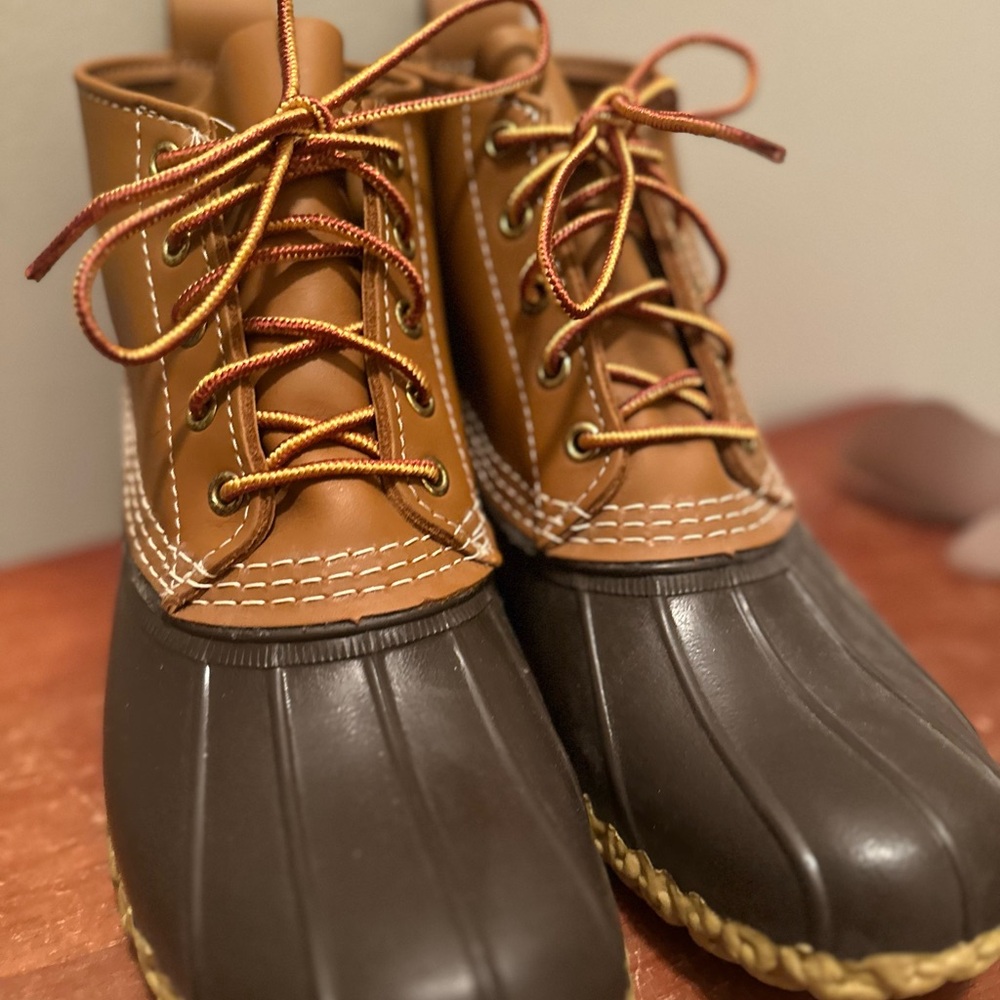 L.L. Bean Men’s  Brown and Tan Ankle Booties - Picture 5 of 11